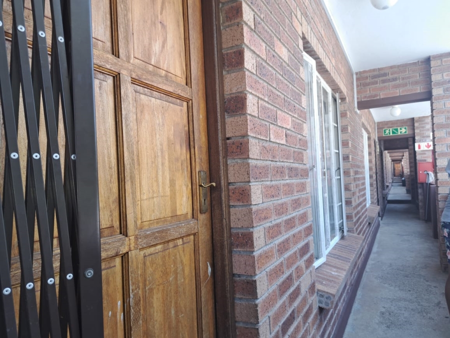 1 Bedroom Property for Sale in Rustenburg Central North West